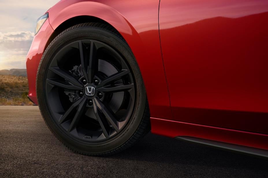 Official Honda photo of the Civic Si 18-inch matte black alloy wheel
