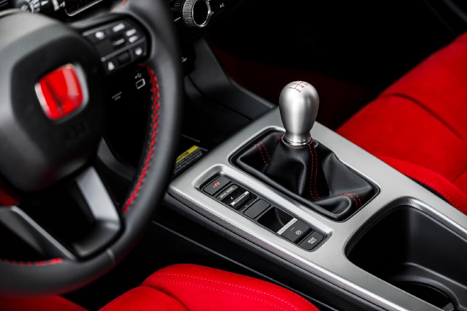 Official Honda photo of the Civic Type R aluminum 6-speed shifter with red shift pattern
