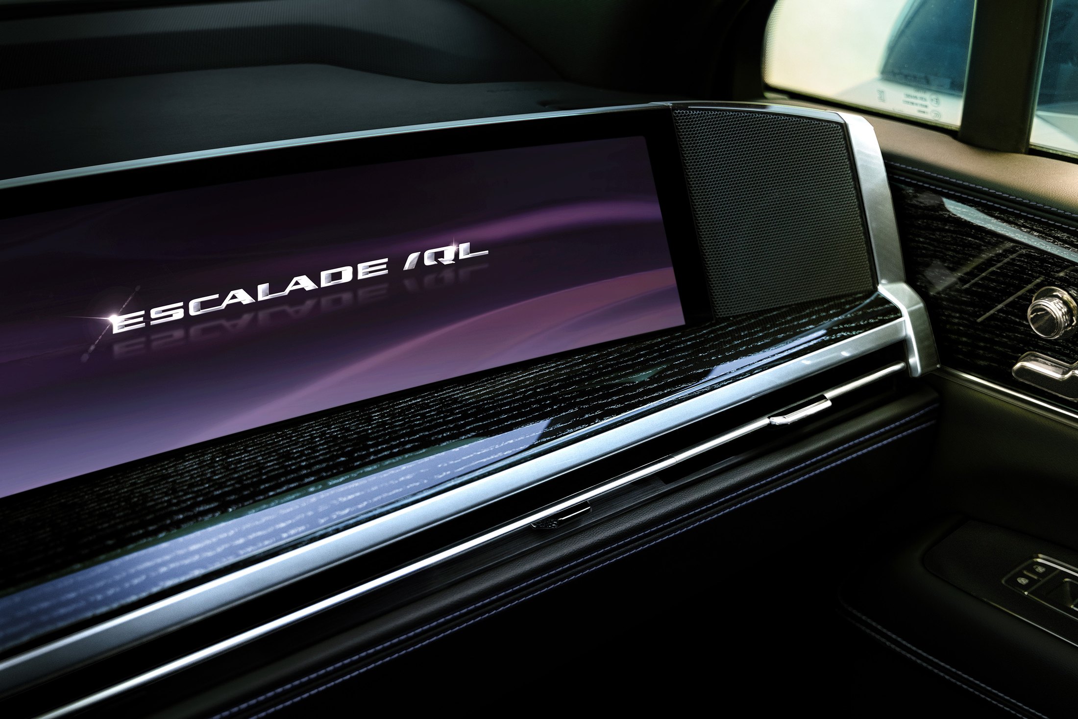 Official Cadillac photo of the Escalade IQL Horizon Display close-up