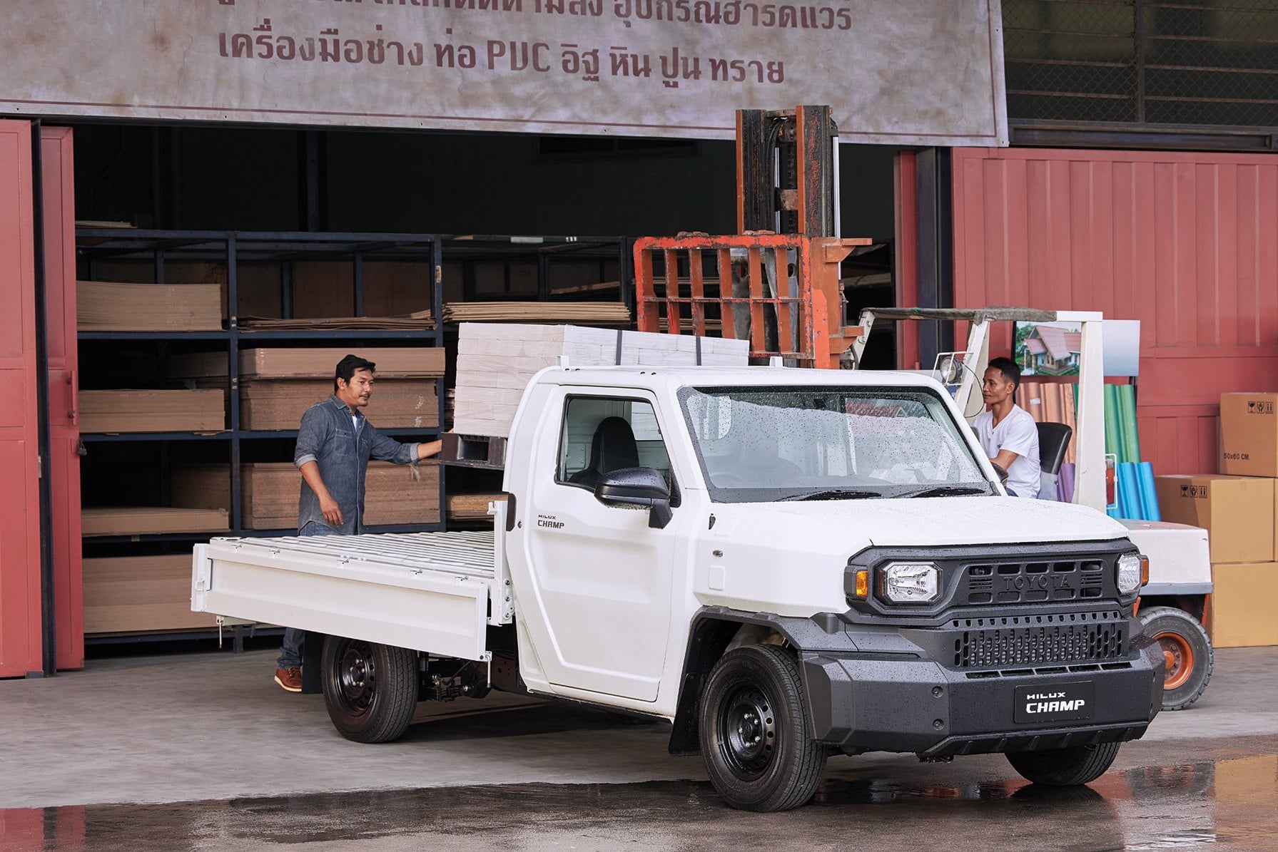 Toyota Hilux Champ dropside at work, Thailand