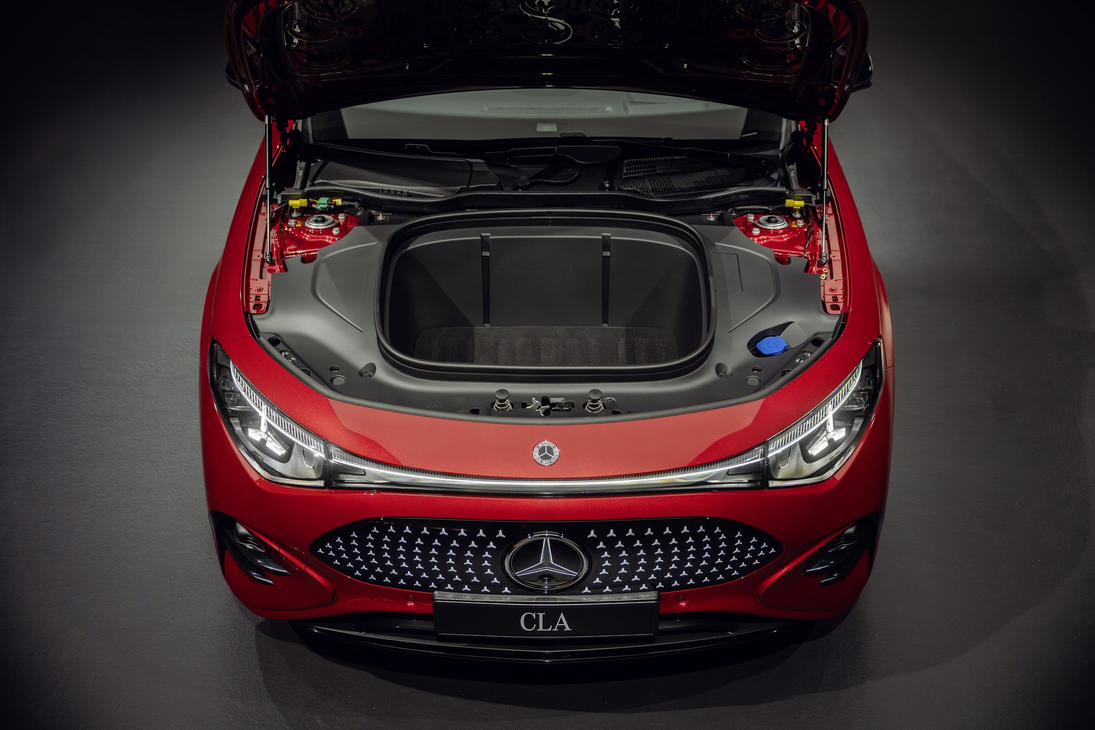 Official Mercedes-Benz photo of the electric CLA frunk, 101 liters under the hood