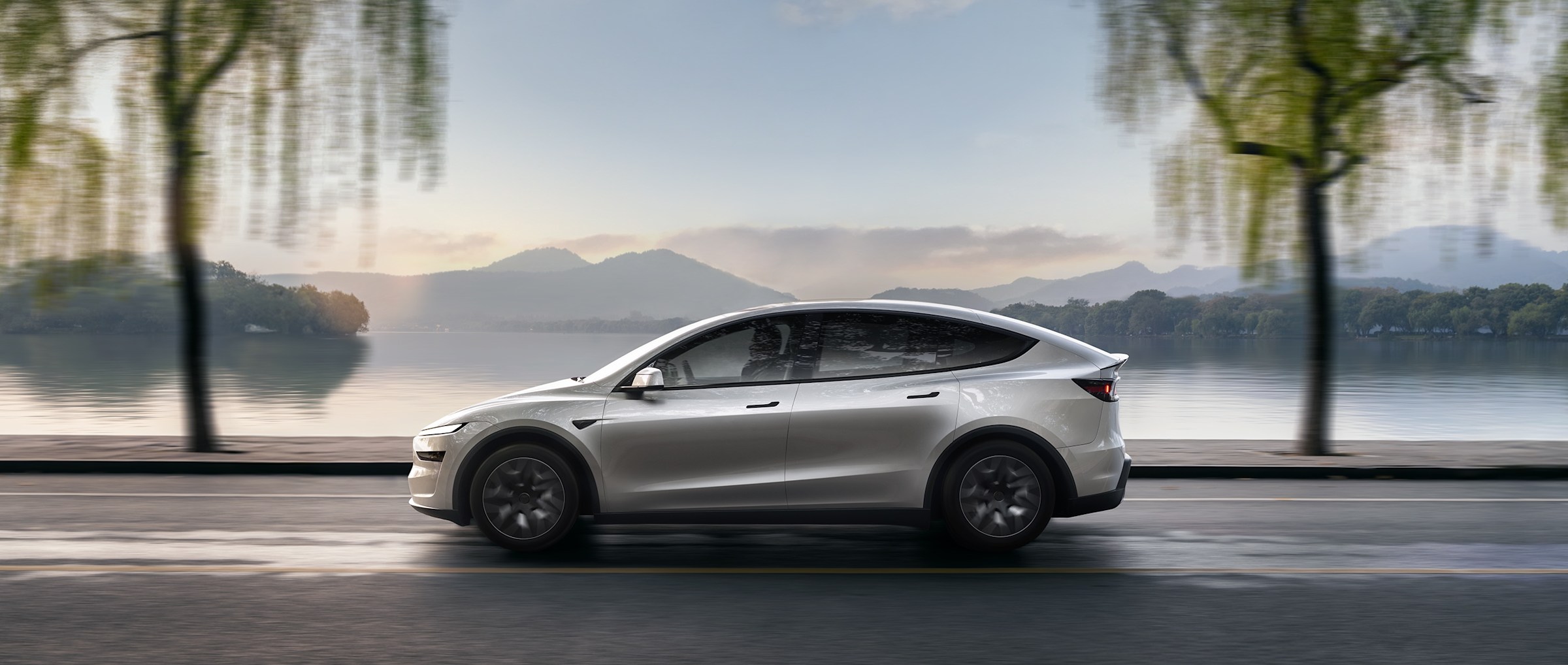 Tesla Model Y L Comes to the US: Six Real Seats, 325 Miles, $61,990