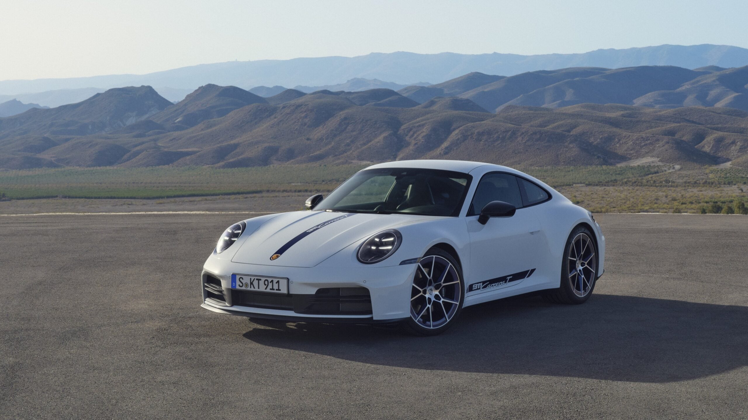 Porsche Priced the 2027 911 Carrera T at $148,000 and Kept Only the Clutch