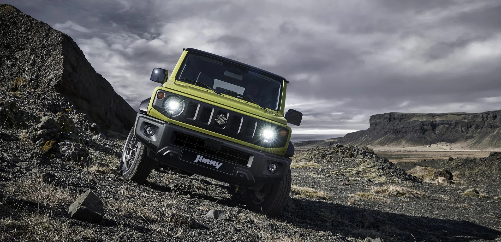 Suzuki Jimny climbing a rocky slope. Image courtesy of Suzuki Australia.