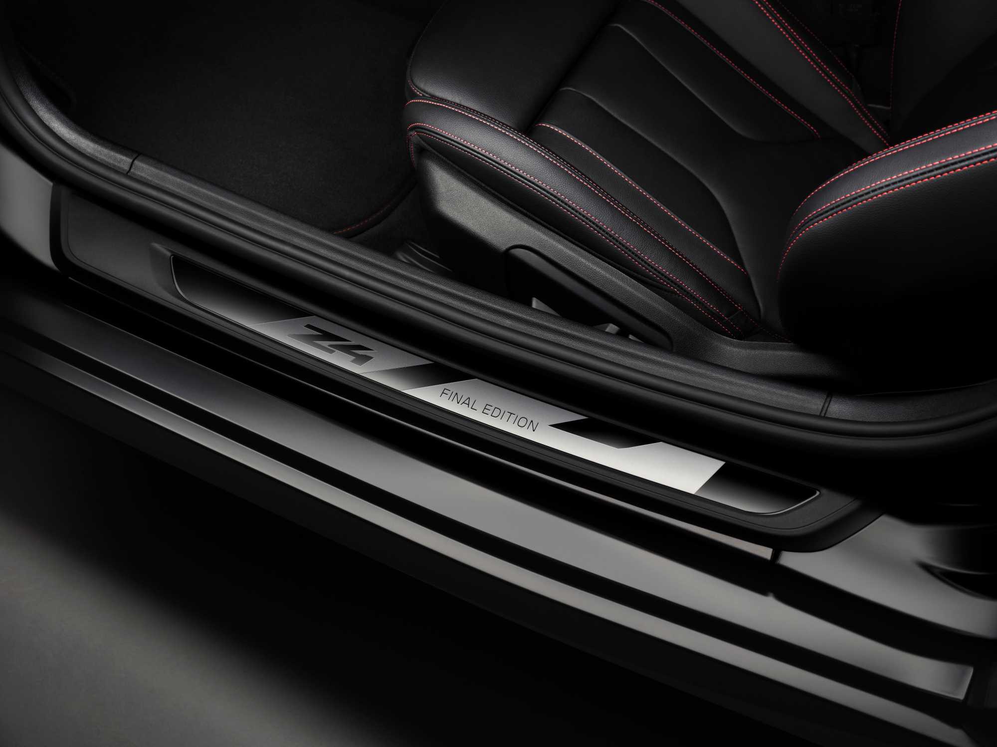 Official BMW photo of the Z4 Final Edition door sill plate and red-stitched M Sport seat
